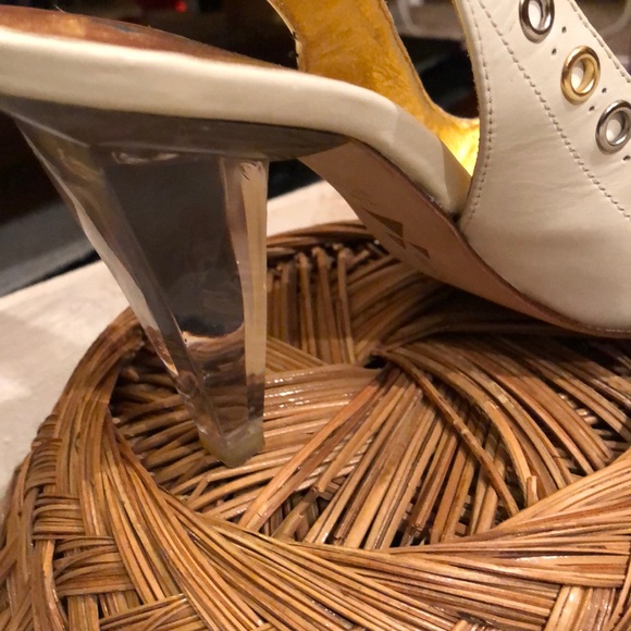 AMAZING heels! - Picture 3 of 5